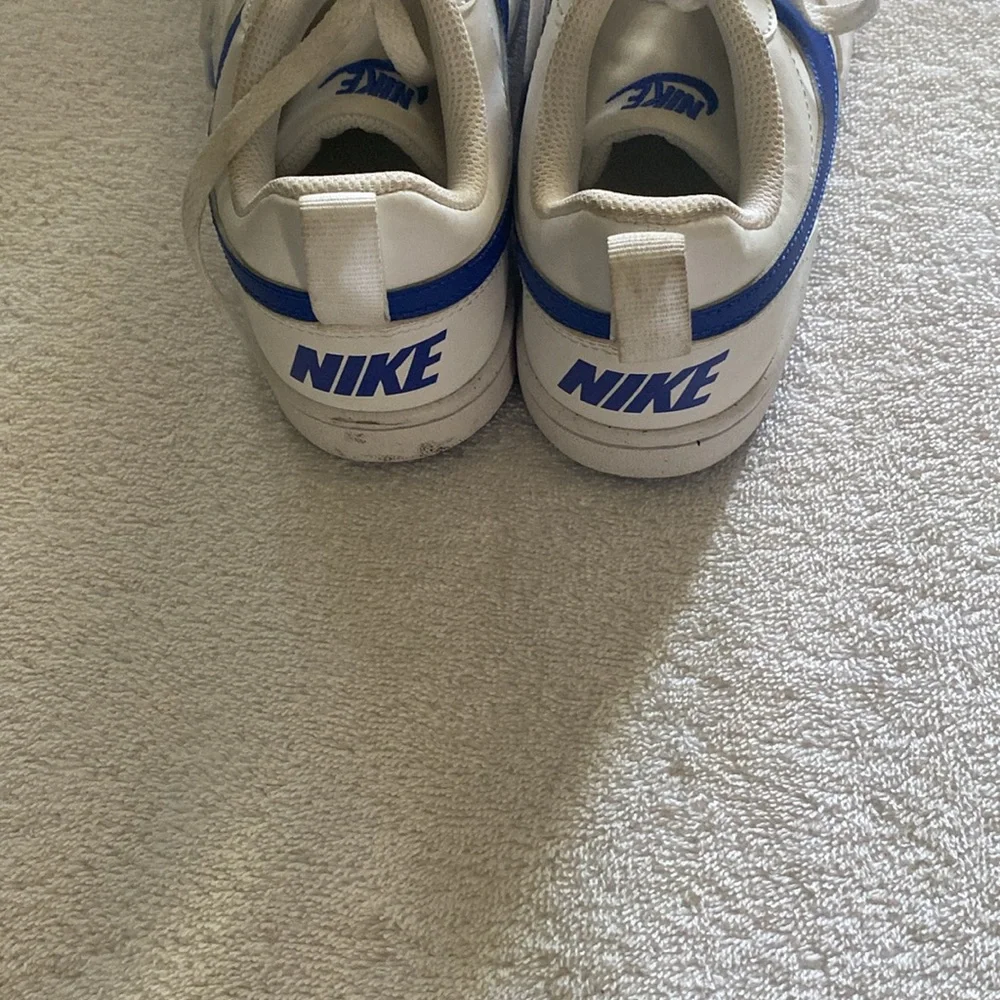 Nike White and Blue Classic Sneakers Low-Top‎ - Picture 4 of 7